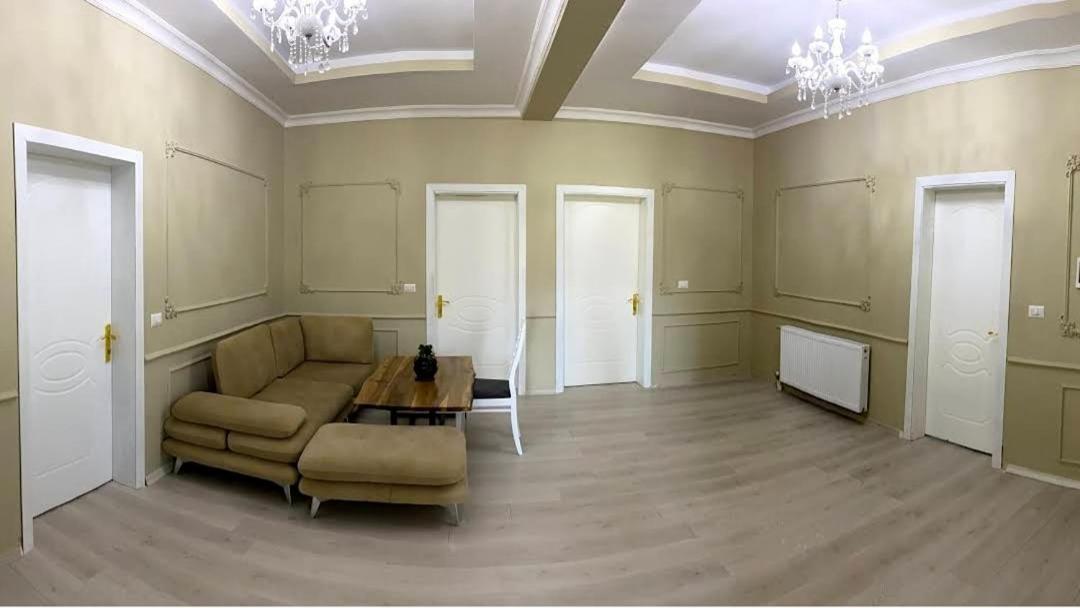 Villa Elear Korça Exteriör bild
